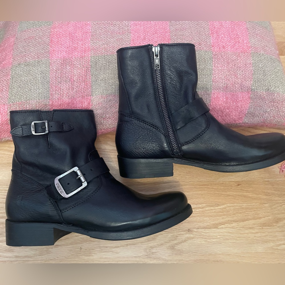 Frye Women’s Veronica Bootie in Black